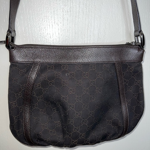 Vintage Gucci Crossbody - Picture 7 of 17